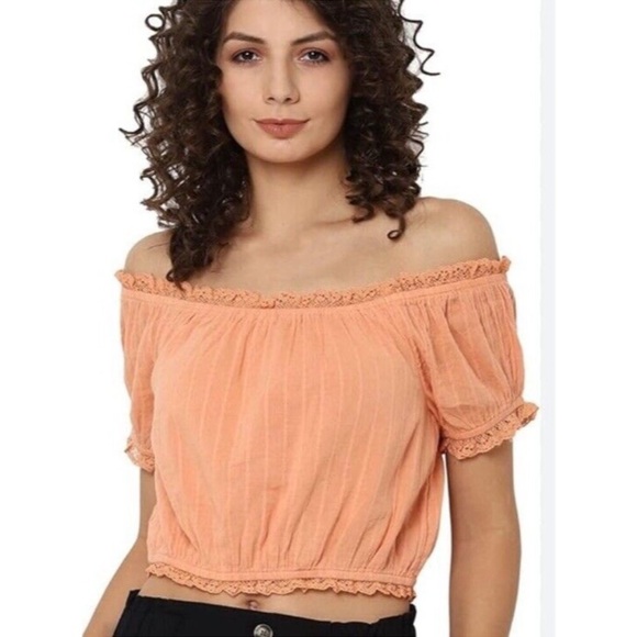 American Eagle puff sleeve off the shoulder cropped top! - Picture 3 of 3
